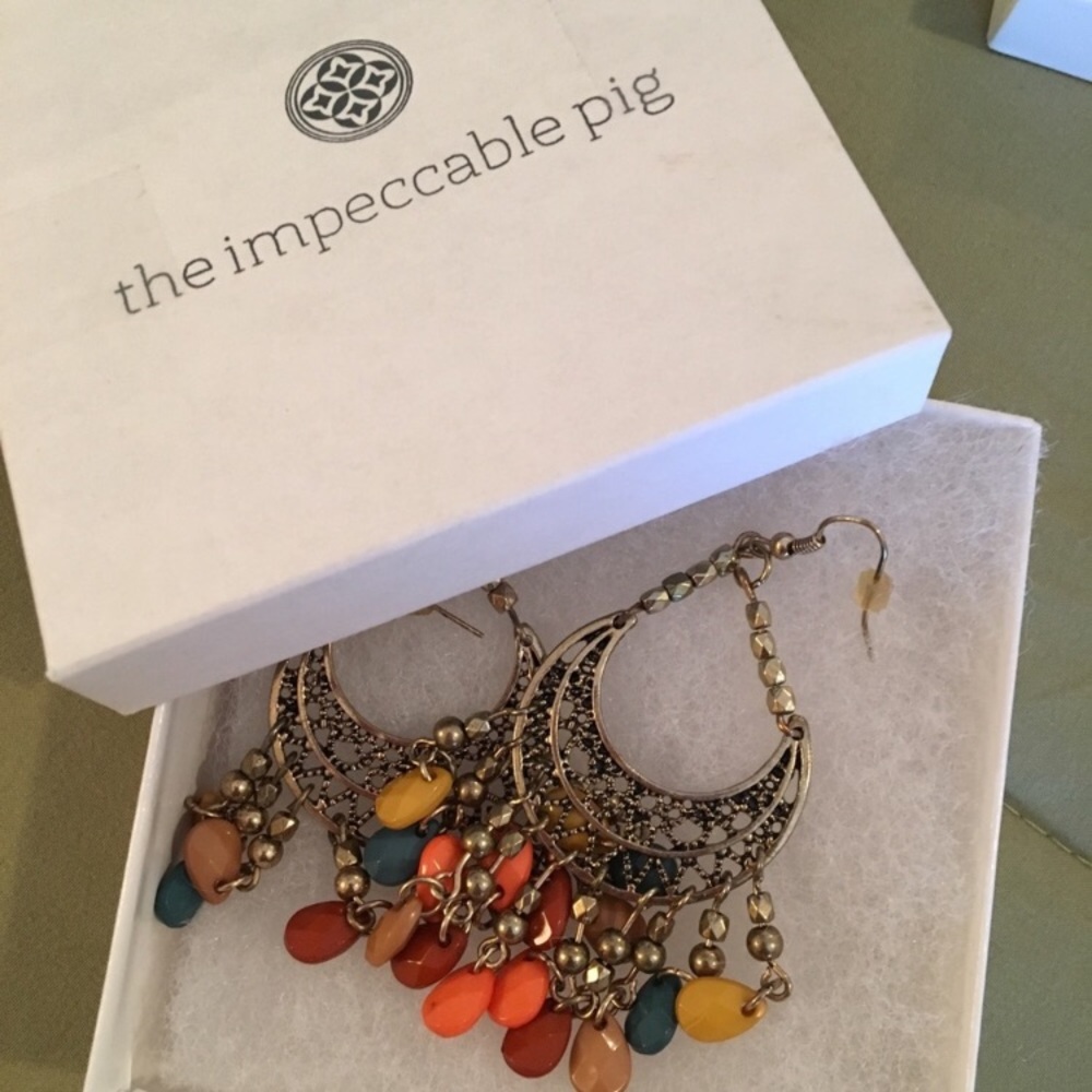 GORGEOUS CHANDELIER EARRINGS